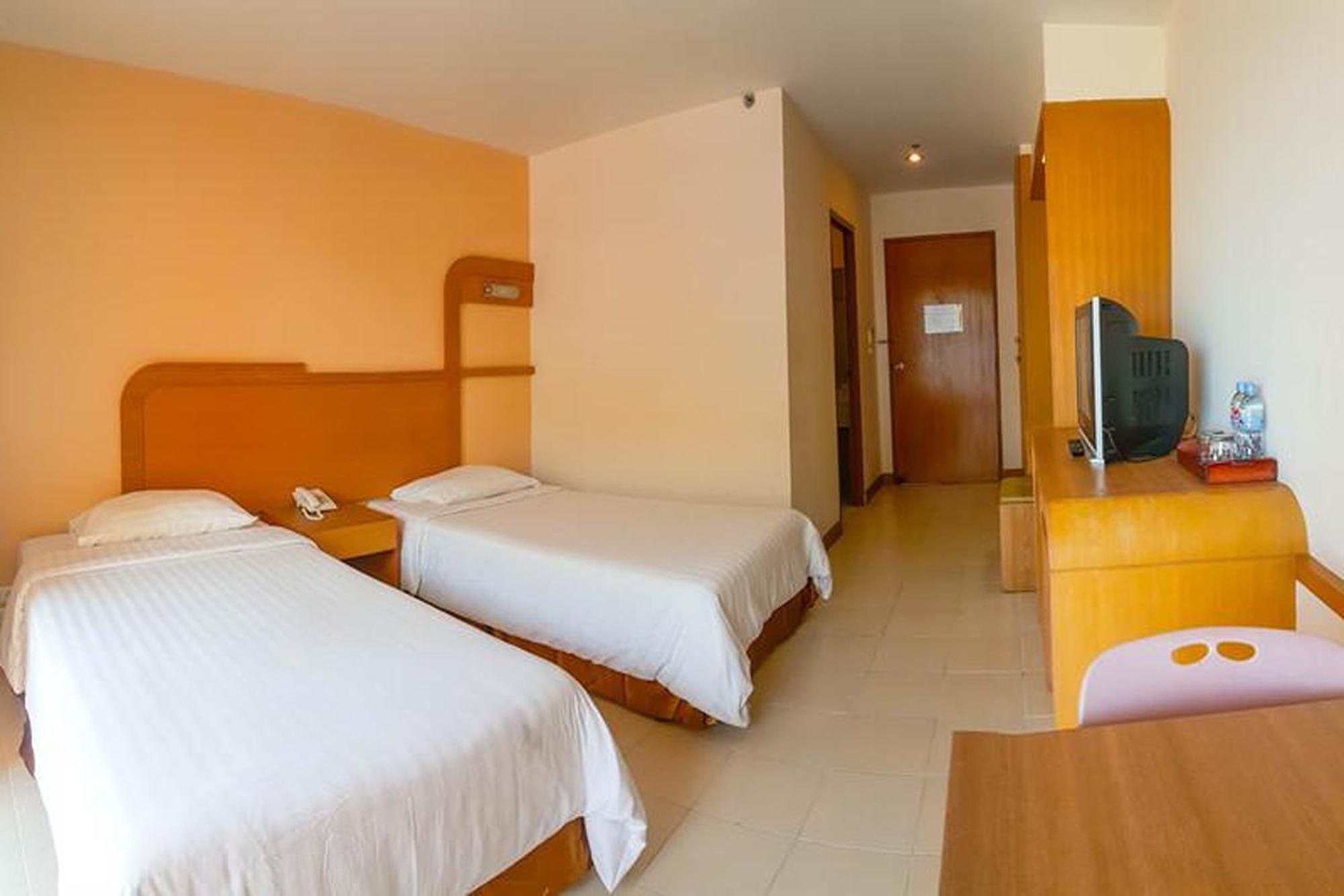 Eastiny Seven Hotel Pattaya Exterior photo